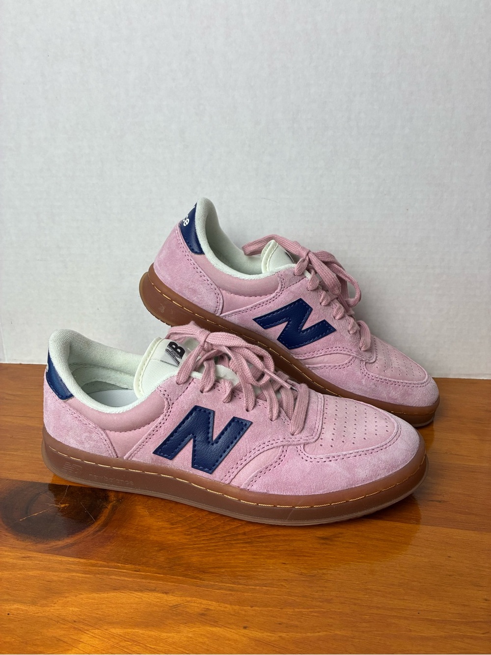 New Balance Sneakers T500 Pink Taffy Mens 6.5 Suede Gum Sole CT500PHA